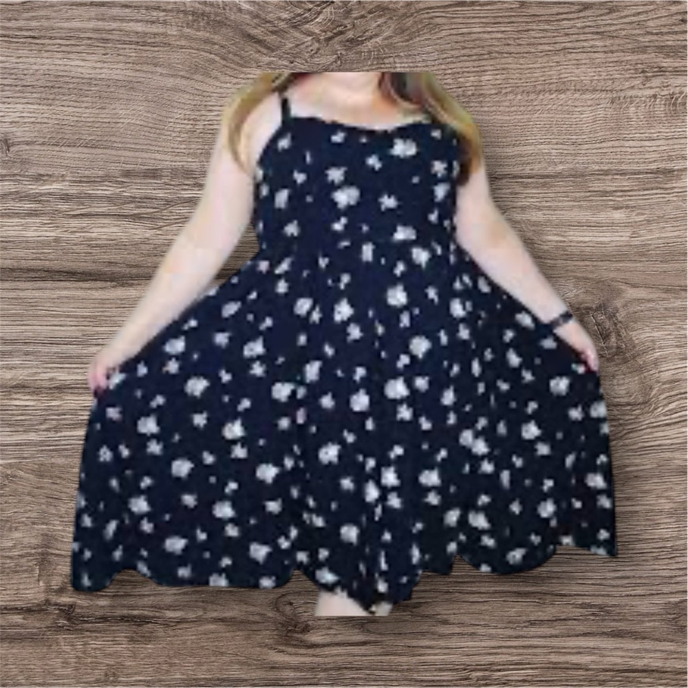 Torrid Blue Starry plus size 2 women black flowers sleeveless - Picture 3 of 12